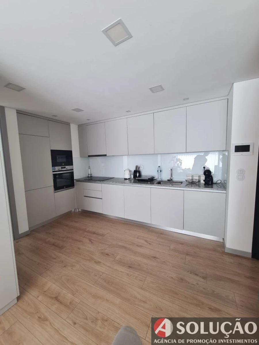 Apartamento T3 para Venda em Oliveira do Douro Foto 5