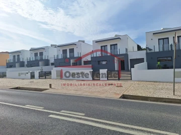 Moradia T3 para Venda em Cadaval e Pêro Moniz