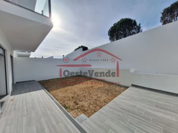Moradia T3 para Venda em Cadaval e Pêro Moniz
