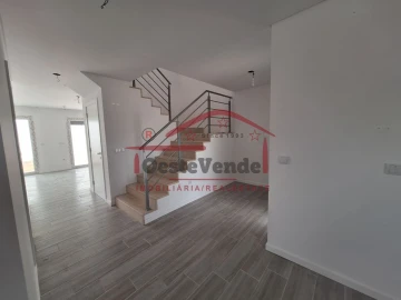 Moradia T3 para Venda em Cadaval e Pêro Moniz