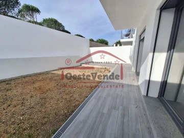 Moradia T3 para Venda em Cadaval e Pêro Moniz