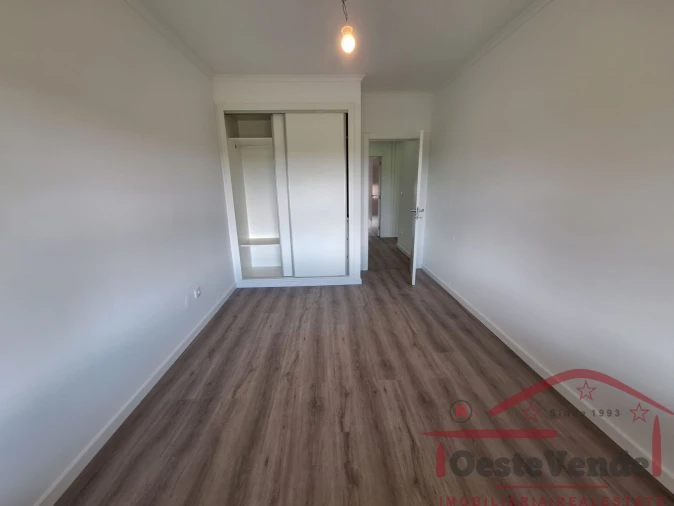 Apartamento T2 para Venda em Bombarral e Vale Covo Foto 22