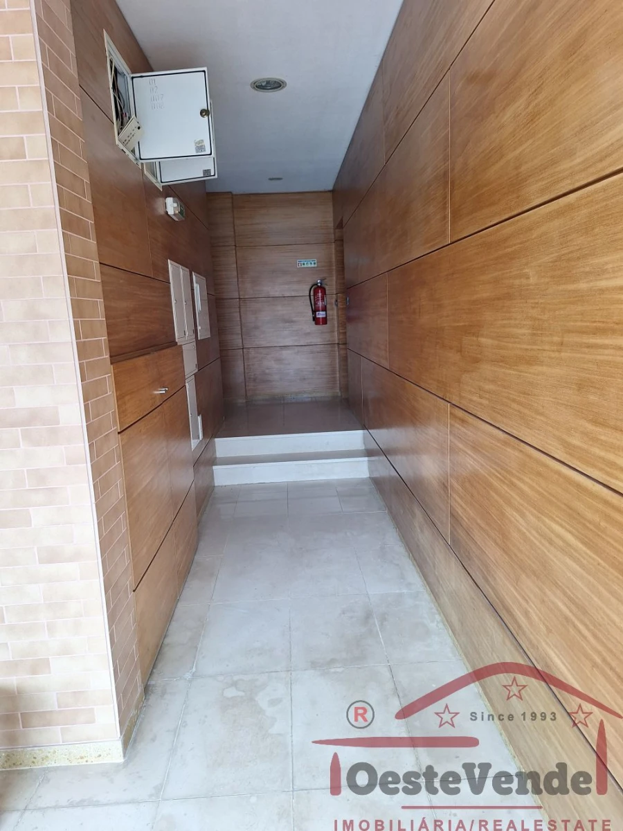 Apartamento T2 para Venda em Bombarral e Vale Covo Foto 29