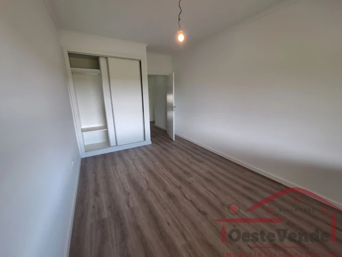 Apartamento T2 para Venda em Bombarral e Vale Covo Foto 21