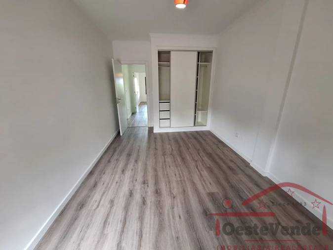 Apartamento T2 para Venda em Bombarral e Vale Covo Foto 27