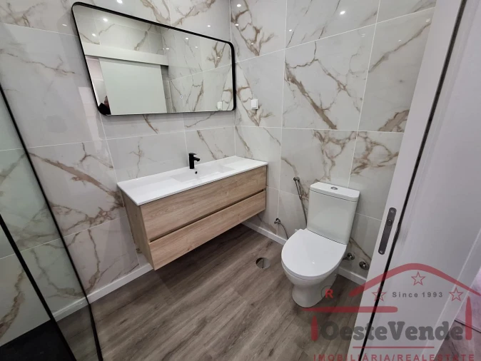 Apartamento T2 para Venda em Bombarral e Vale Covo Foto 15