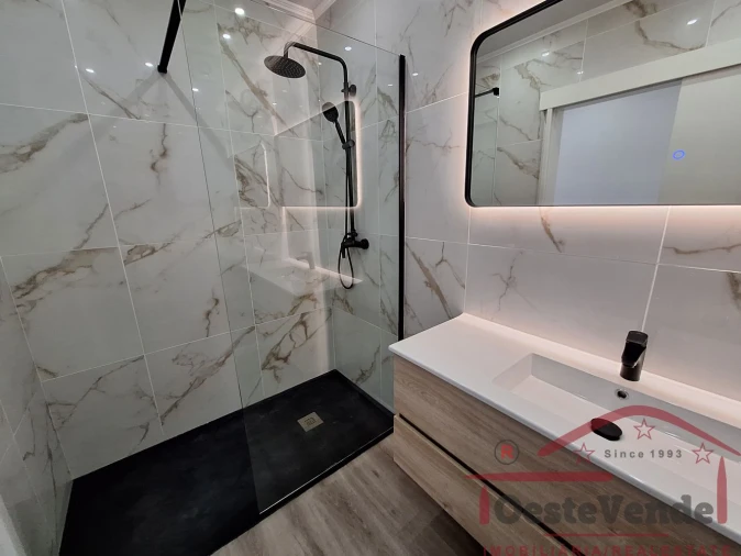 Apartamento T2 para Venda em Bombarral e Vale Covo Foto 2