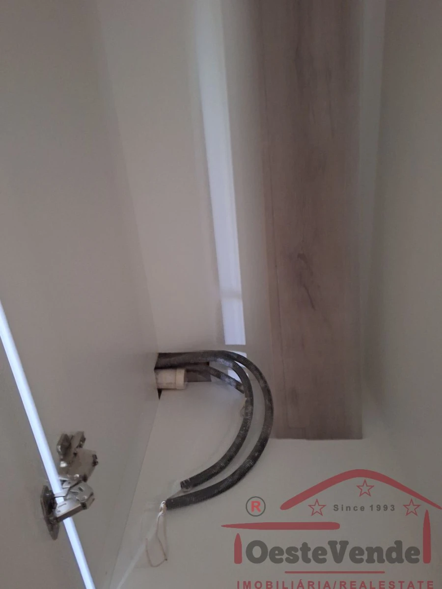 Apartamento T2 para Venda em Bombarral e Vale Covo Foto 37