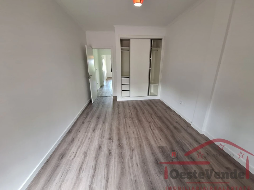 Apartamento T2 para Venda em Bombarral e Vale Covo Foto 27