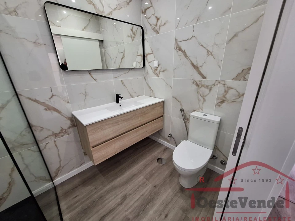 Apartamento T2 para Venda em Bombarral e Vale Covo Foto 15