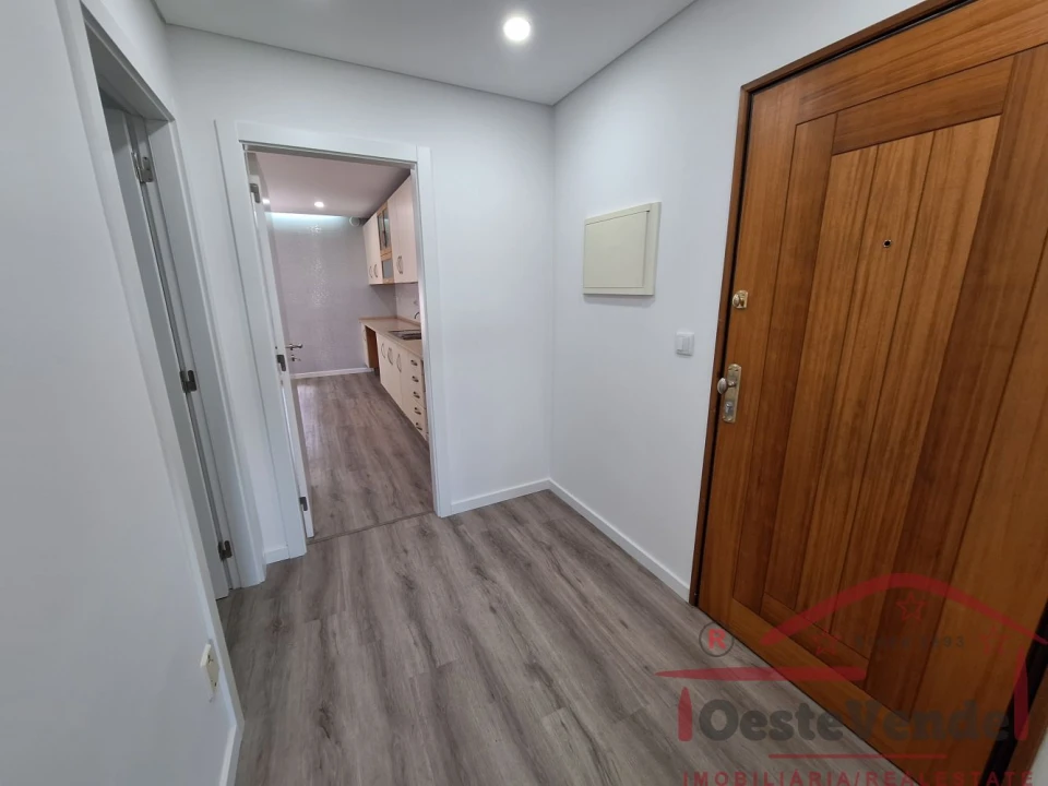 Apartamento T2 para Venda em Bombarral e Vale Covo Foto 28