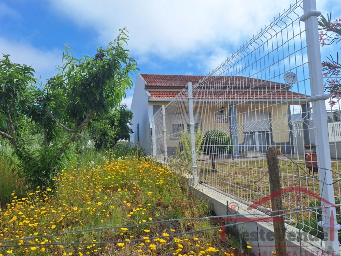 Moradia T2 para Venda em Lamas e Cercal Foto 7