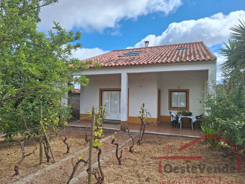 Moradia T2 para Venda em Peral Foto 5