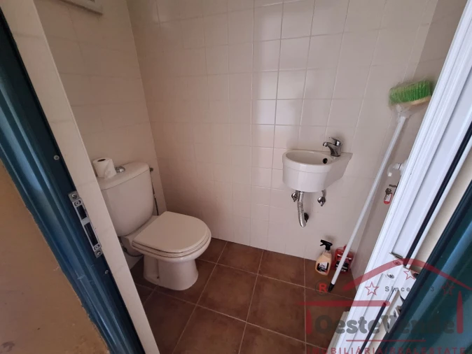 Moradia T2 para Venda em Peral Foto 53