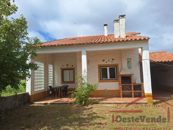 Moradia T2 para Venda em Peral Foto 6