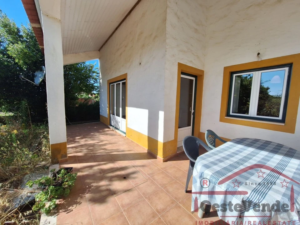 Moradia T2 para Venda em Peral Foto 8