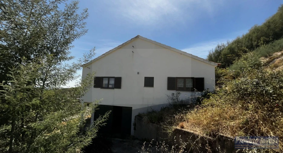 Moradia T2 para Venda em Alpedrinha Foto 2