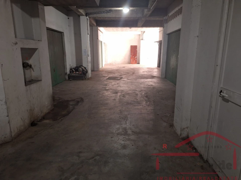 Garagem para Venda em Cadaval e Pêro Moniz Foto 11