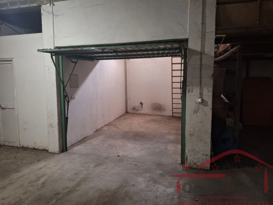 Garagem para Venda em Cadaval e Pêro Moniz Foto 2