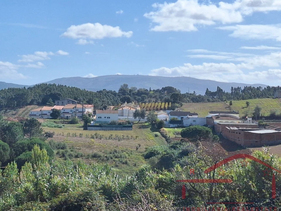 Moradia T2 para Venda em Painho e Figueiros Foto 1