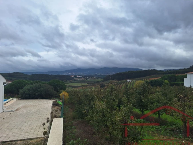 Terreno para Venda em Cadaval e Pêro Moniz Foto 2