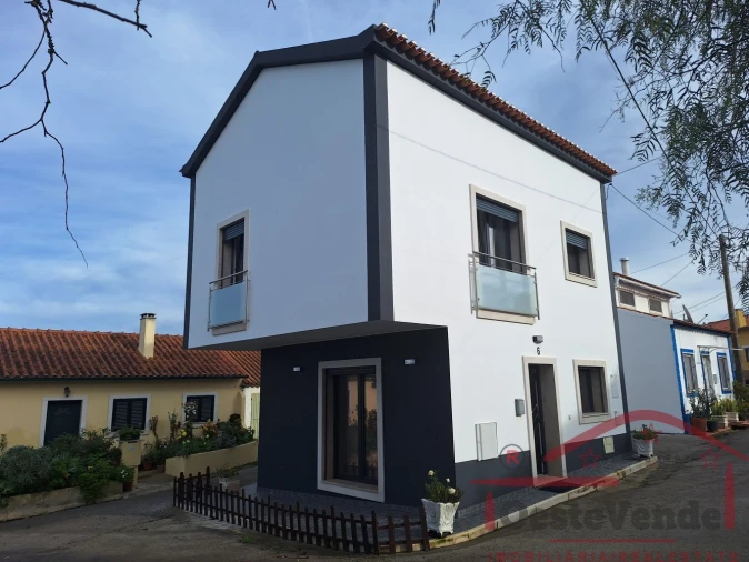 Moradia T2 para Venda em Vermelha