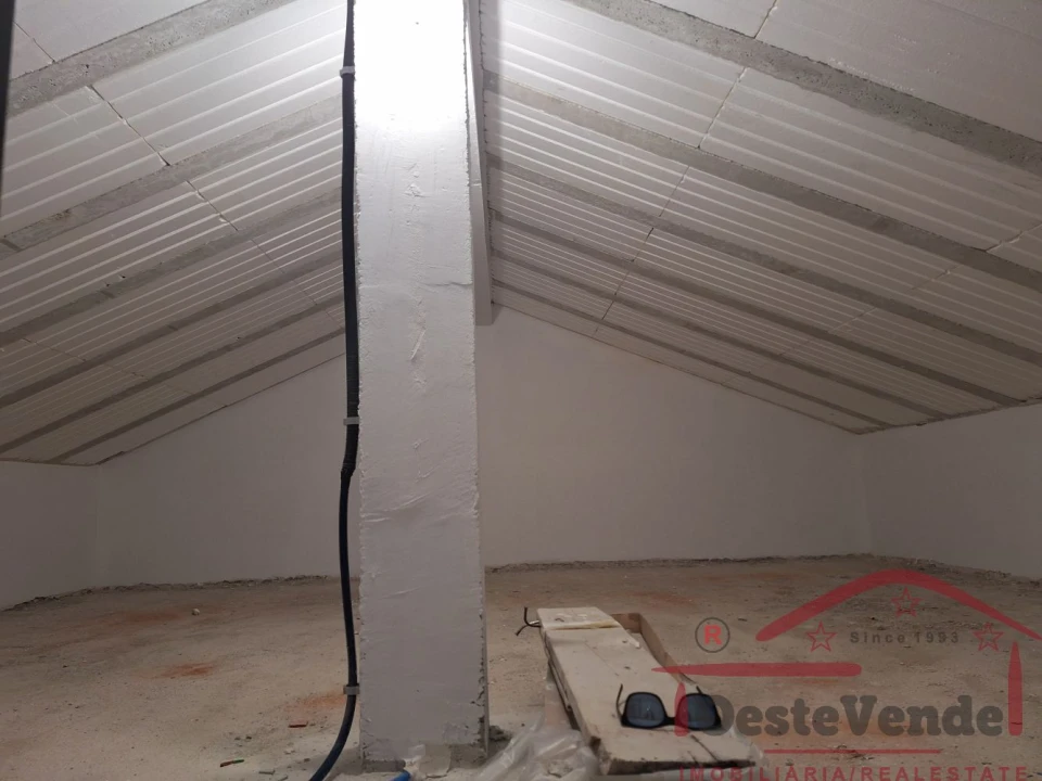 Moradia T2 para Venda em Vermelha Foto 28