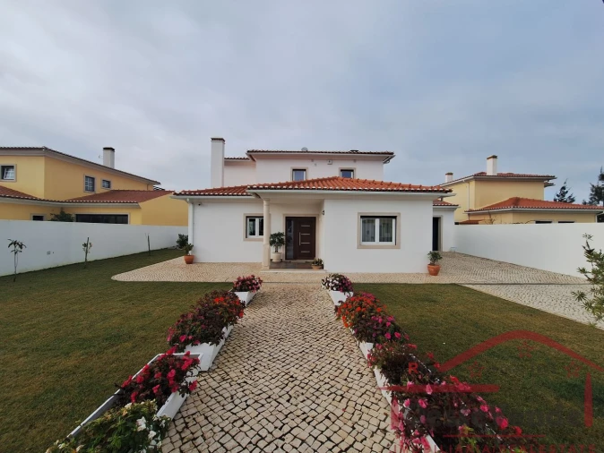 Moradia T4 para Venda em Cadaval e Pêro Moniz Foto 2