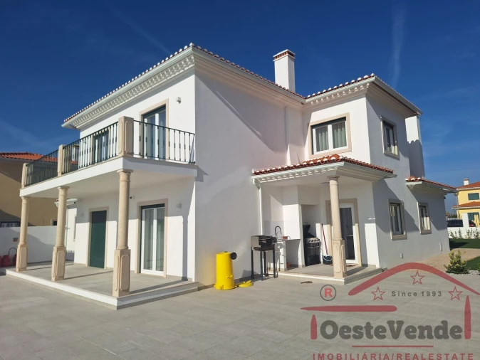 Moradia T4 para Venda em Cadaval e Pêro Moniz Foto 9