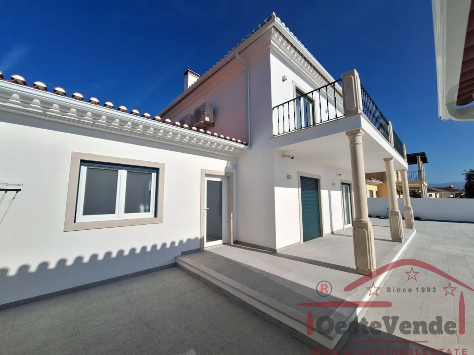 Moradia T4 para Venda em Cadaval e Pêro Moniz Foto 13