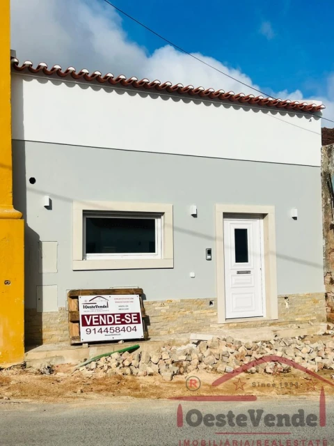Moradia T1 para Venda em Cadaval e Pêro Moniz