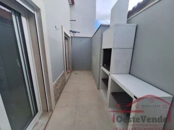 Moradia T1 para Venda em Cadaval e Pêro Moniz