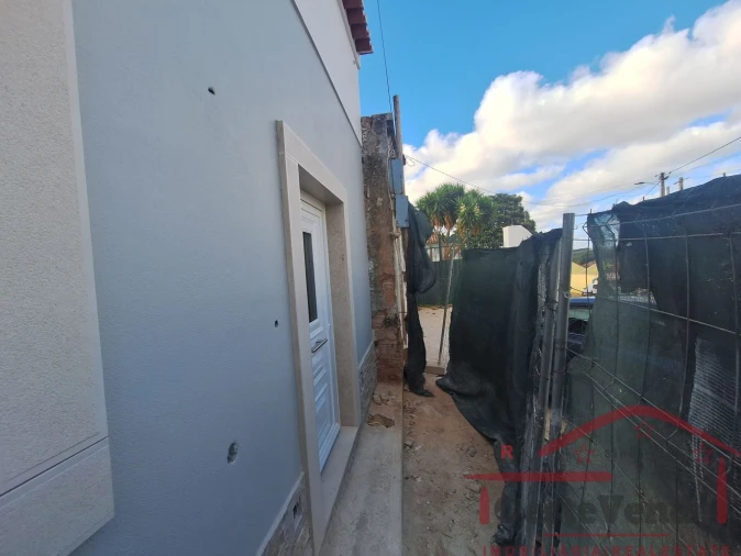 Moradia T1 para Venda em Cadaval e Pêro Moniz Foto 2