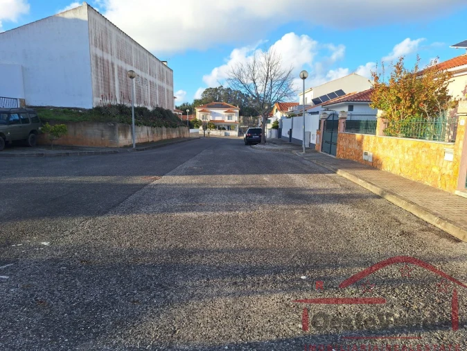 Terreno para Venda em Cadaval e Pêro Moniz Foto 9