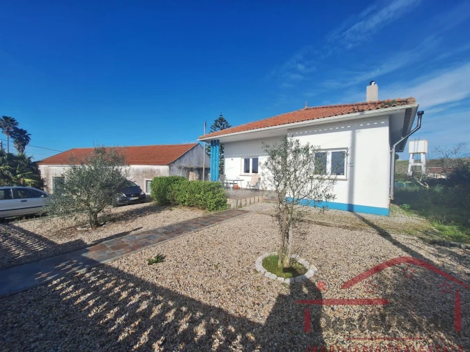 Moradia T2 para Venda em Lamas e Cercal Foto 2