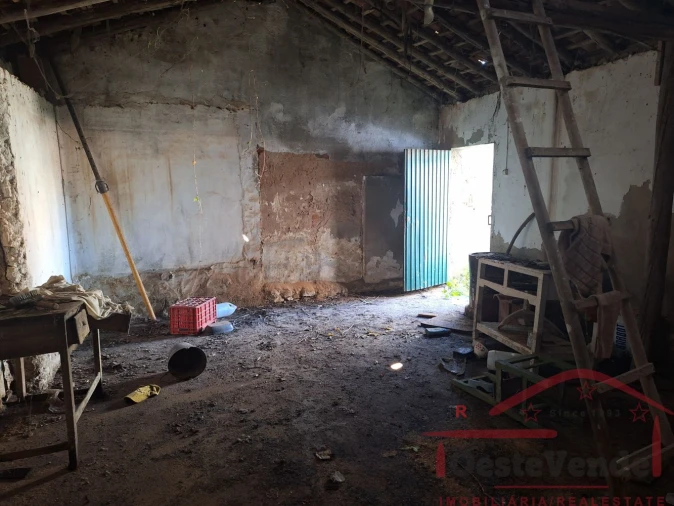 Moradia T3 para Venda em Peral Foto 22