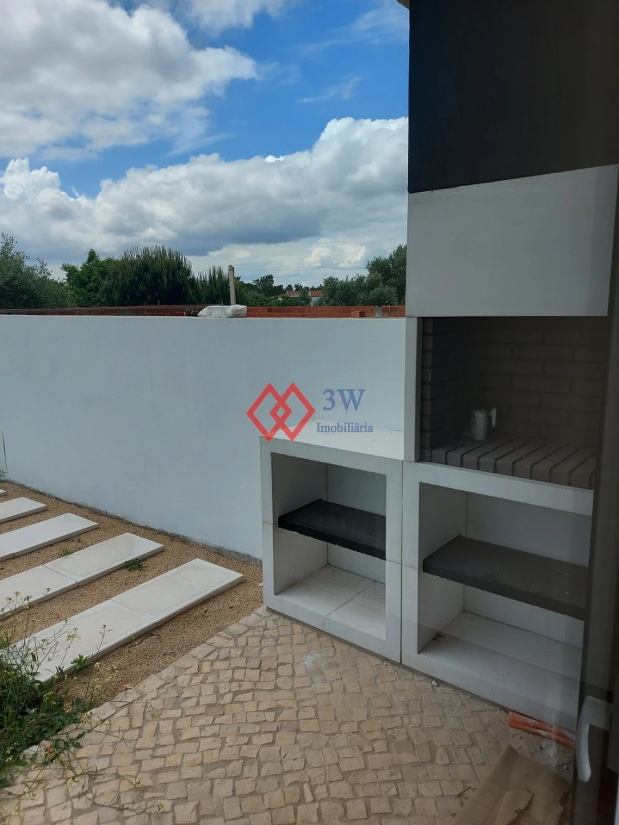 Moradia T4 para Venda em Nossa Sra de Fatima Foto 5