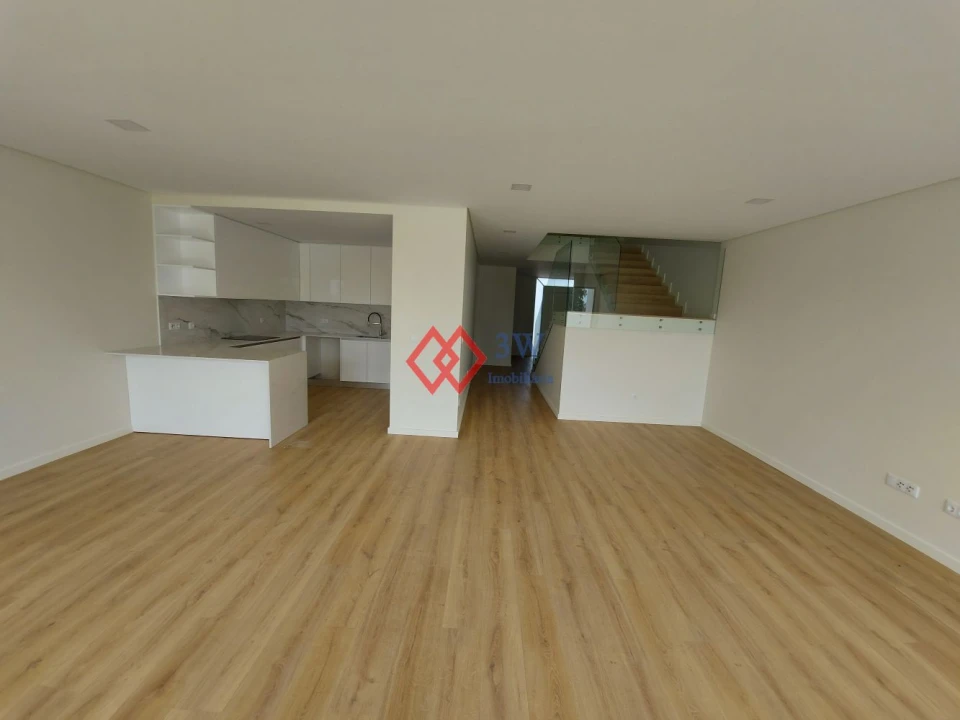 Moradia T4 para Venda em Nossa Sra de Fatima Foto 3