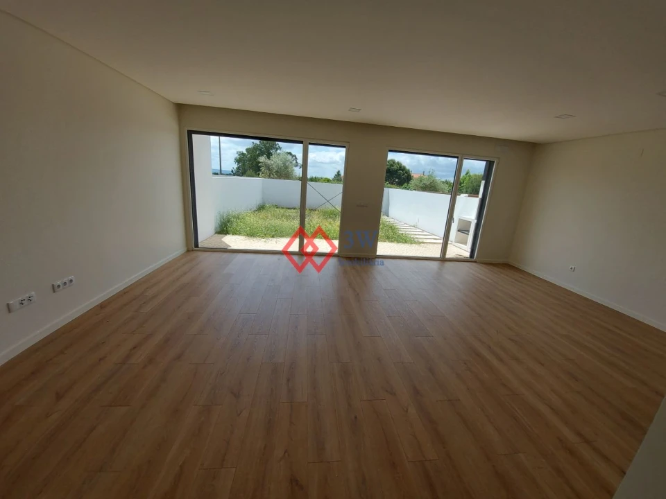 Moradia T4 para Venda em Nossa Sra de Fatima Foto 4