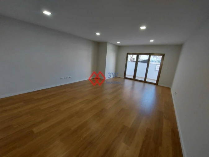 Apartamento T3 para Venda em São João Baptista e Santa Maria dos Olivais Foto 5