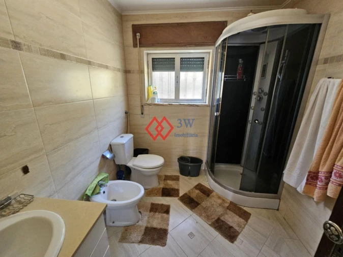 Moradia T4 para Venda em Assentiz Foto 8