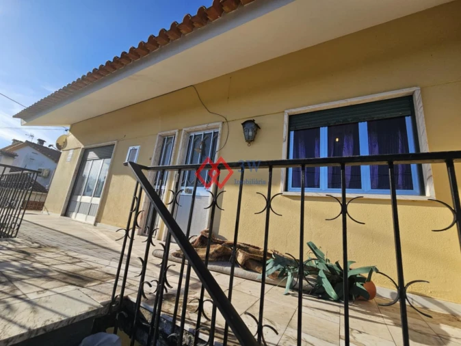 Moradia T4 para Venda em Assentiz Foto 2