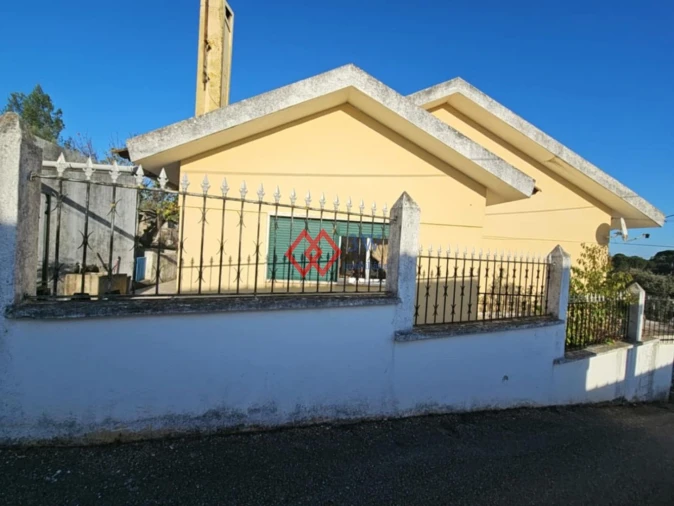 Moradia T4 para Venda em Assentiz Foto 4