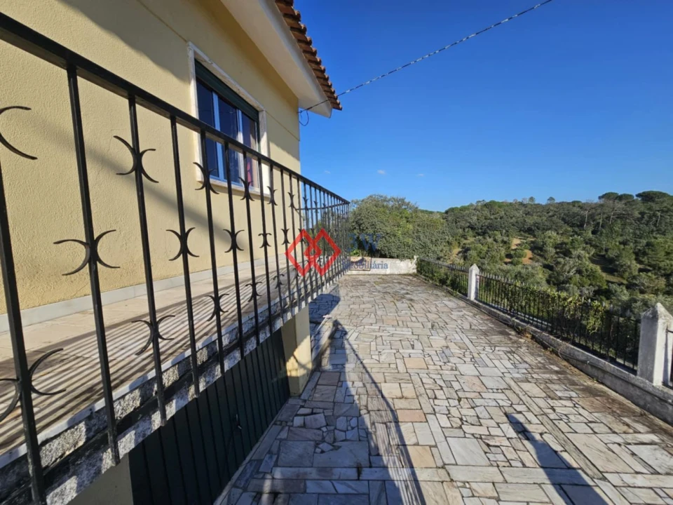 Moradia T4 para Venda em Assentiz Foto 3