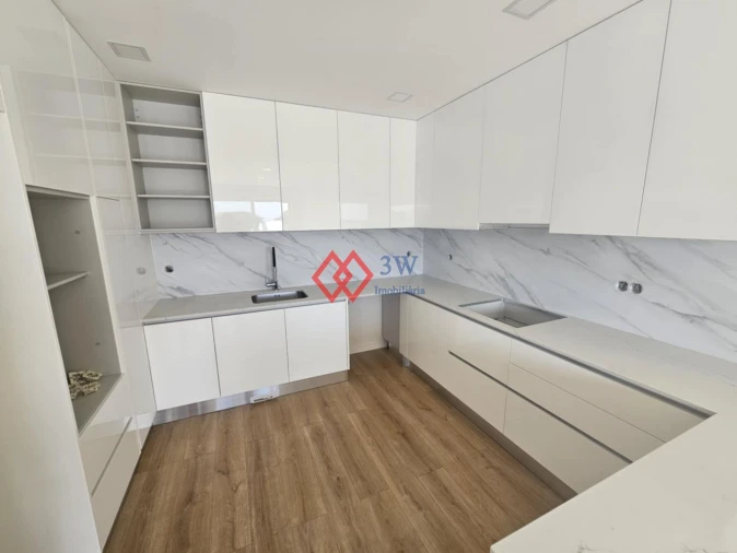 Moradia T4 para Venda em Nossa Sra de Fatima Foto 2