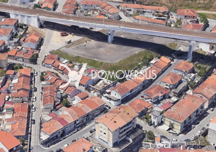 Terreno para Venda em Oliveira do Douro