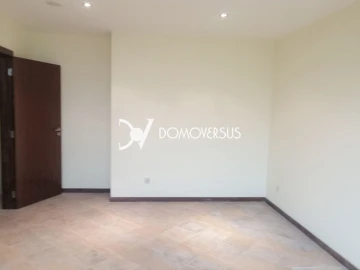 Moradia T4 para Venda em Gulpilhares e Valadares