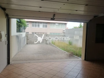 Moradia T4 para Venda em Gulpilhares e Valadares