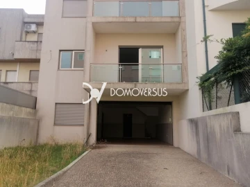 Moradia T4 para Venda em Gulpilhares e Valadares