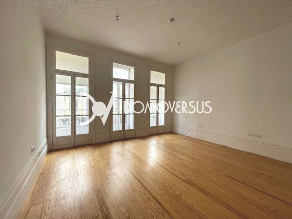 Loja para Arrendamento em Cedofeita, Santo Ildefonso, Sé, Miragaia, São Nicolau e Vitória Foto 1